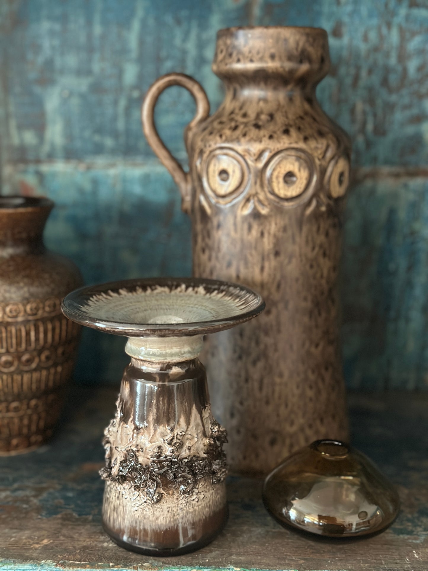 Hög Vintagevas med handtag och runda detaljer - Brun