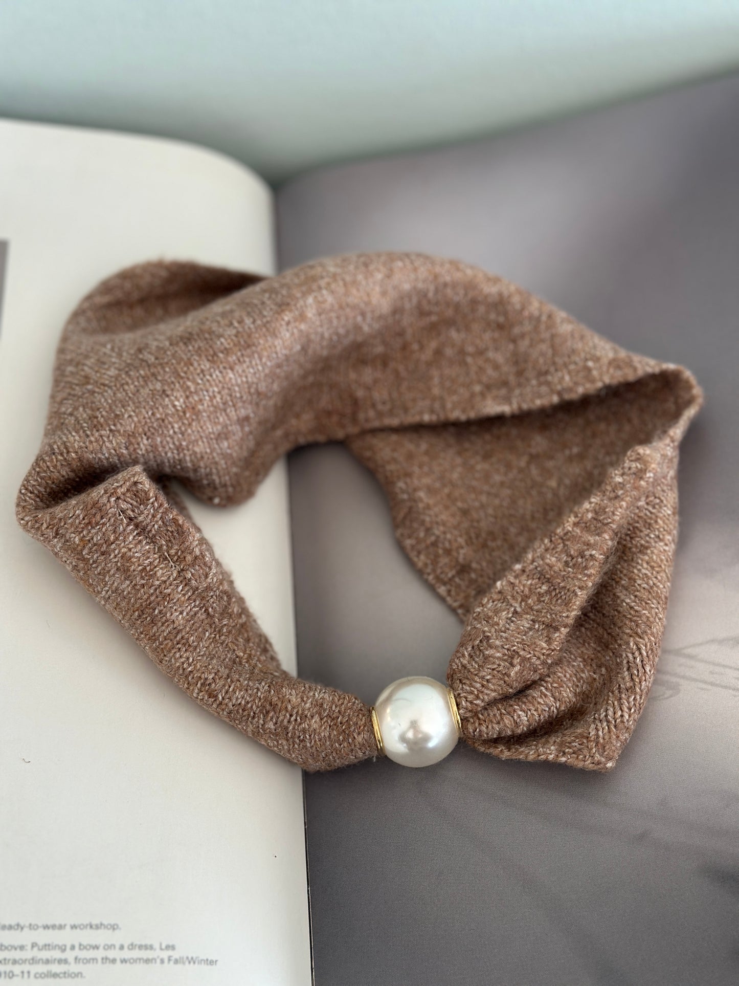 Scarfs ”stickad” med magnetfäste - Kaki/Beige/Taupe/Mörkbrun/Svart/Brun