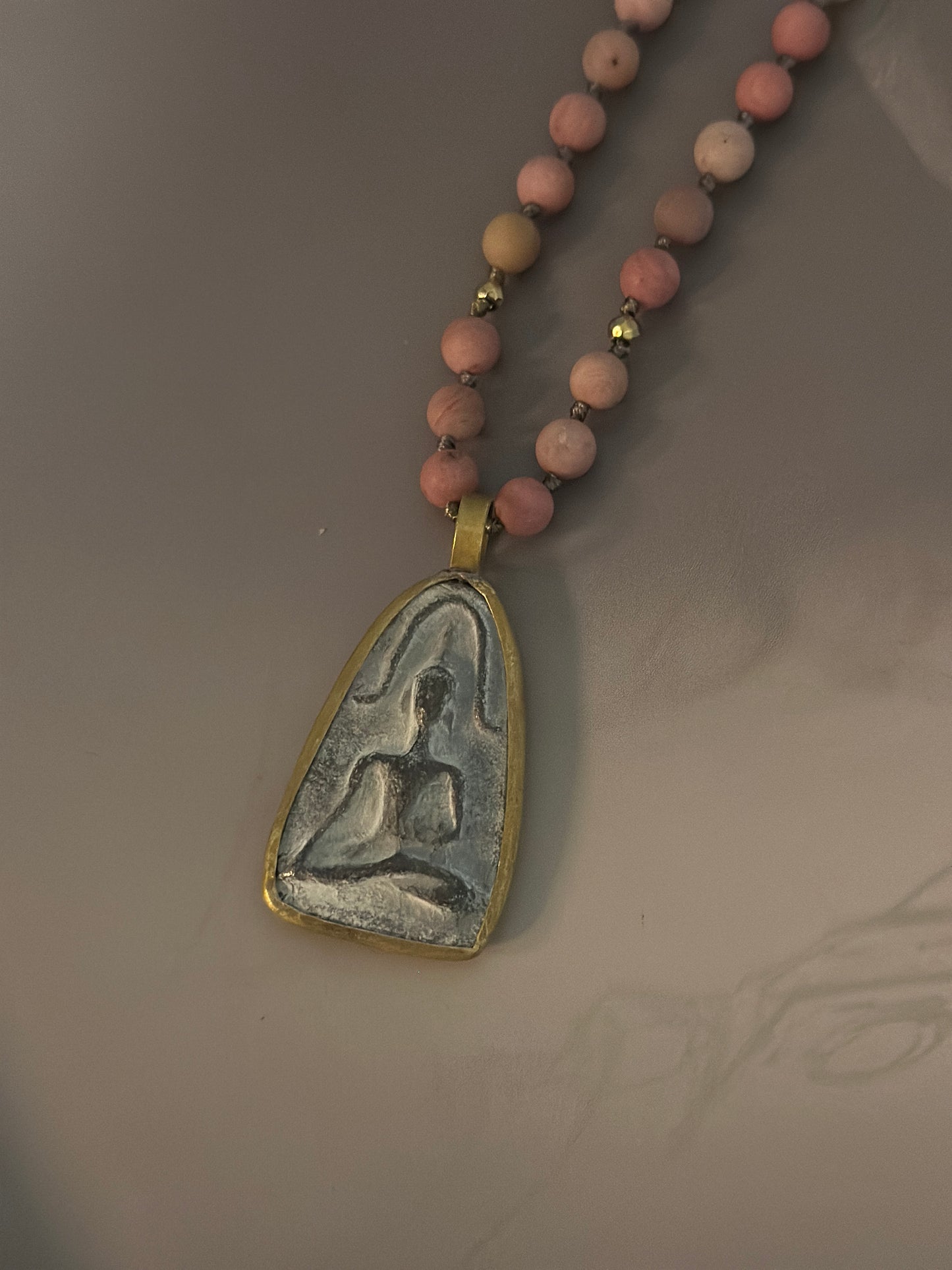 Halsband ”BUDDHA” - Pink Stone