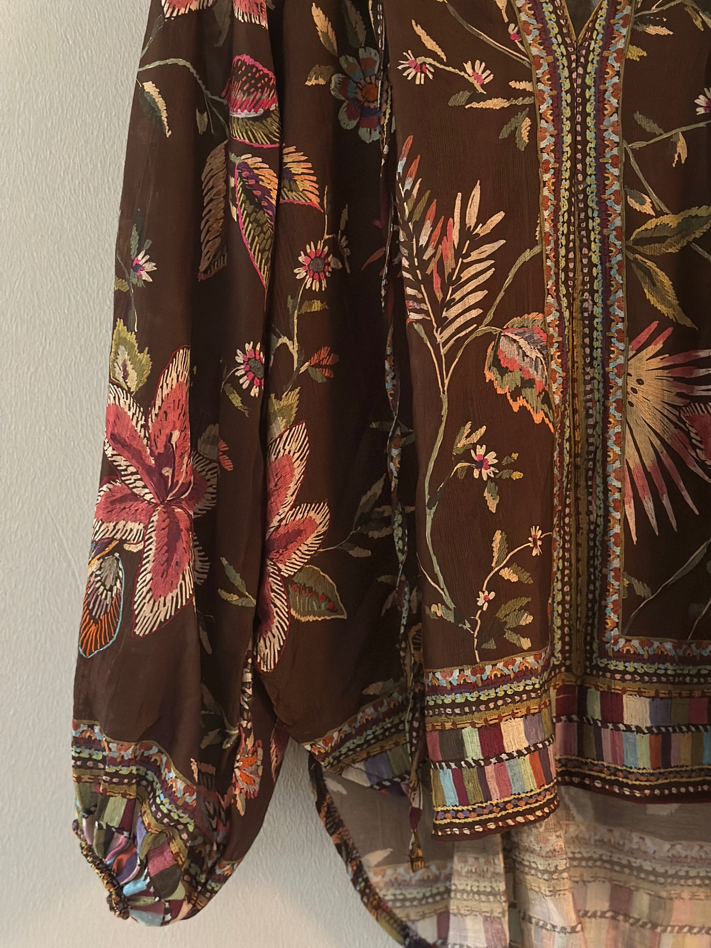 Blus ”Jenny” med blommönster - Brun