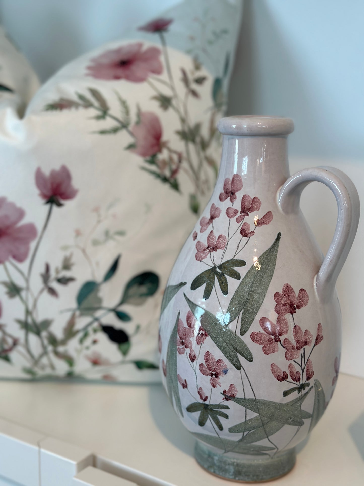 Vintage vas med blommor - Rosa/Vit