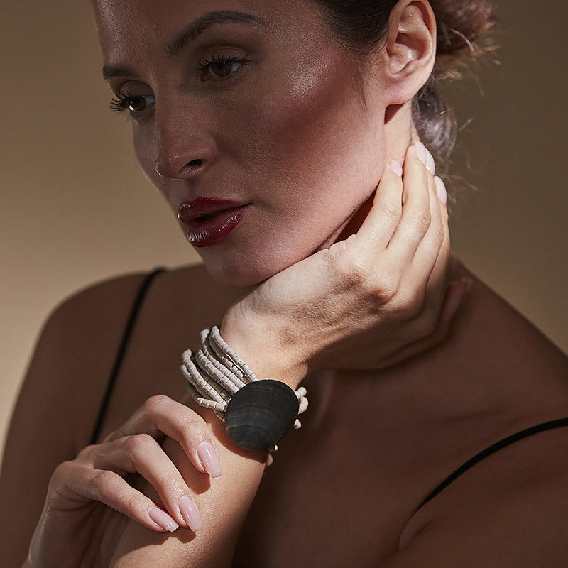 The Moshi, Armband Daniella - Grått