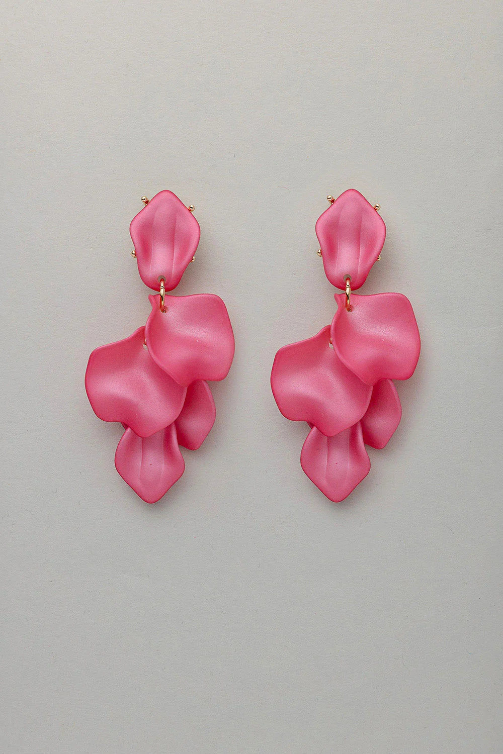 Bow19, LEAF EARRINGS PEARL - STRONG PINK