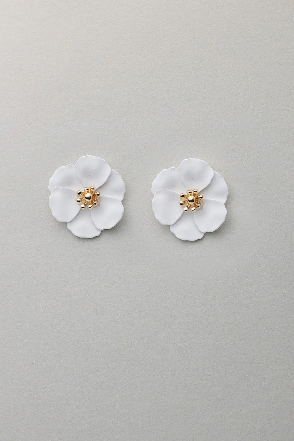 Bow19, FLOWER SMALL EARRINGS - MAT WHITE