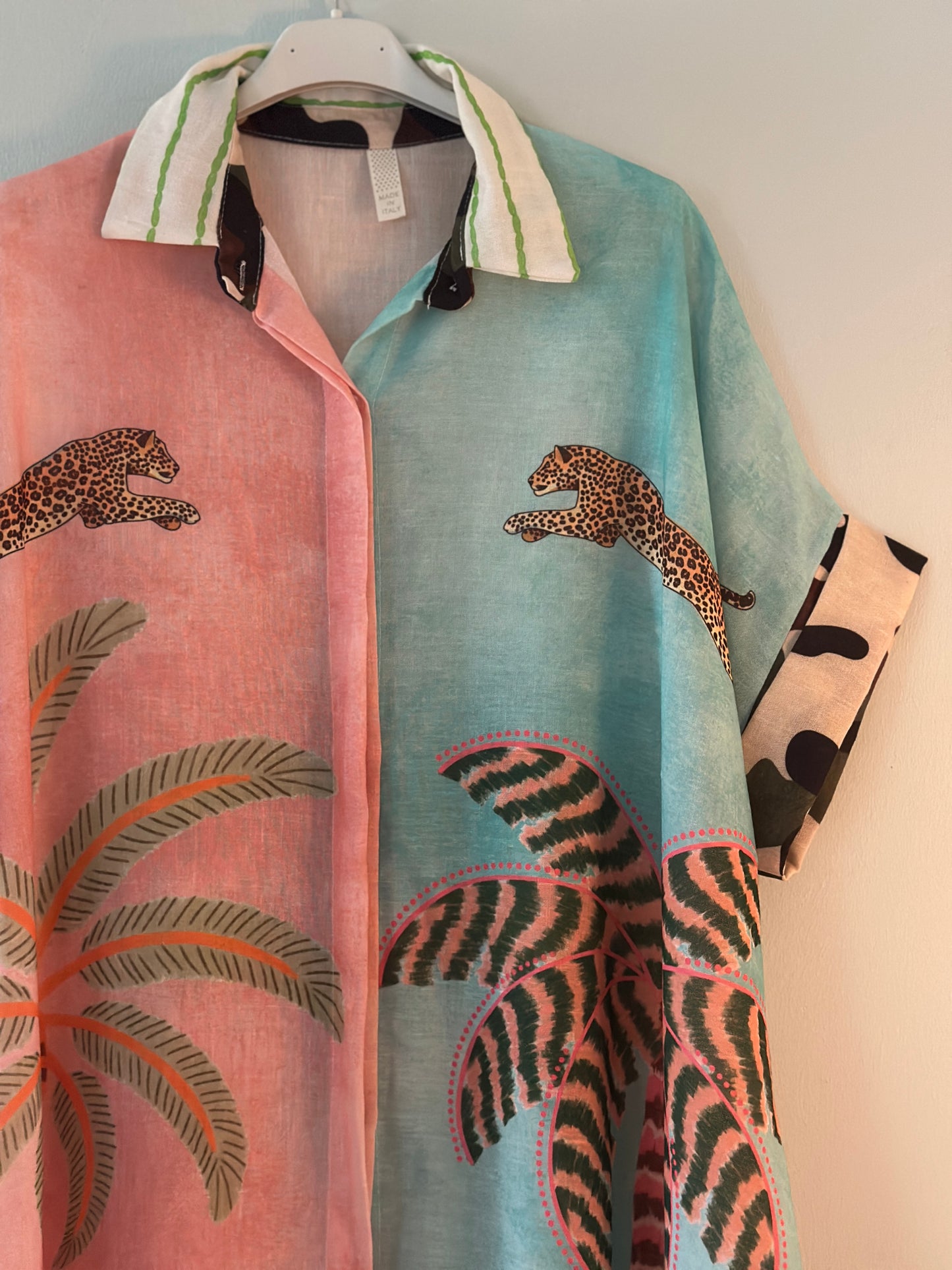 Skjortklänning ”Palm” med knappar hela vägen och halvlång ärm - Multicolour