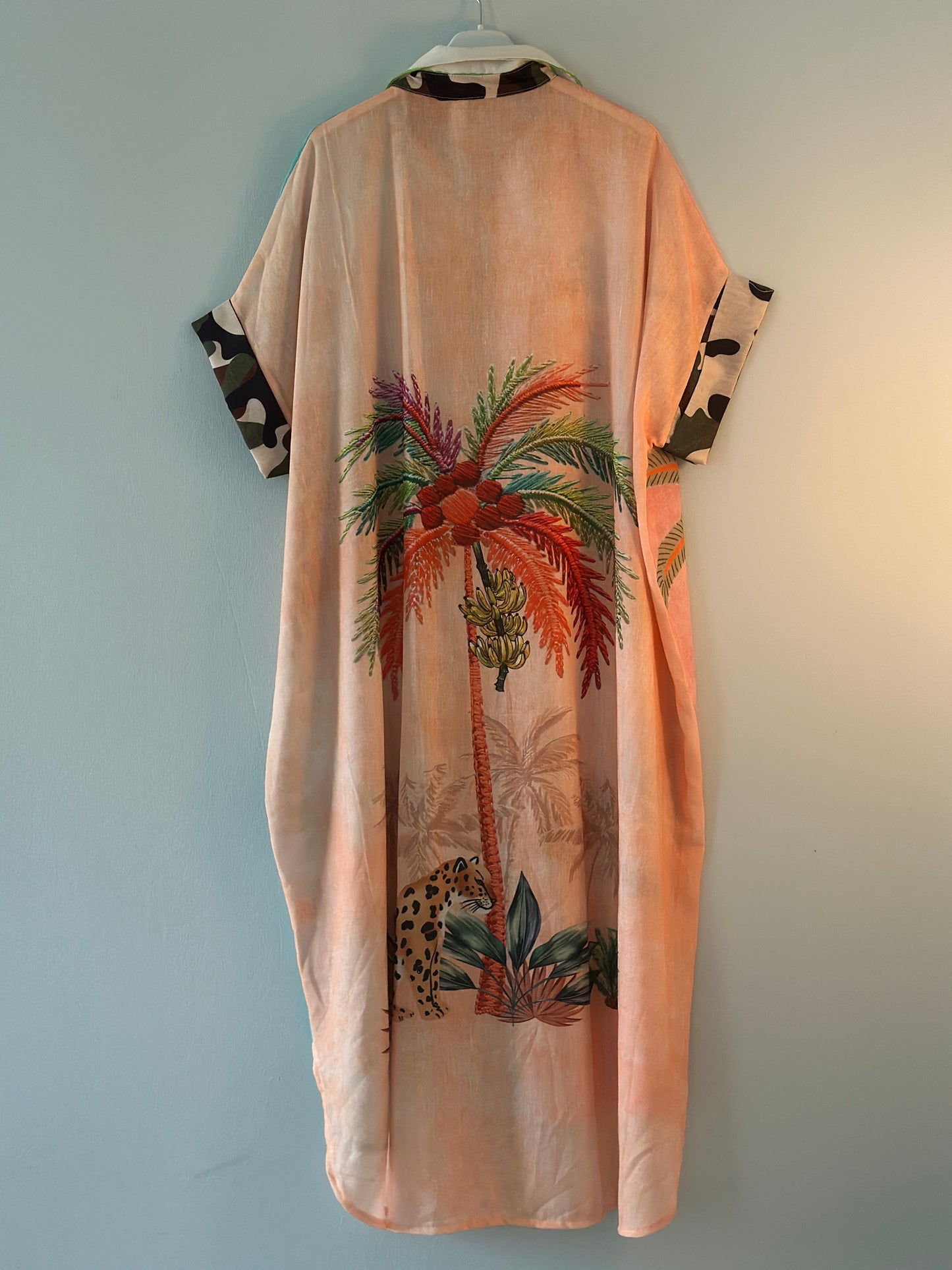 Skjortklänning ”Palm” med knappar hela vägen och halvlång ärm - Multicolour