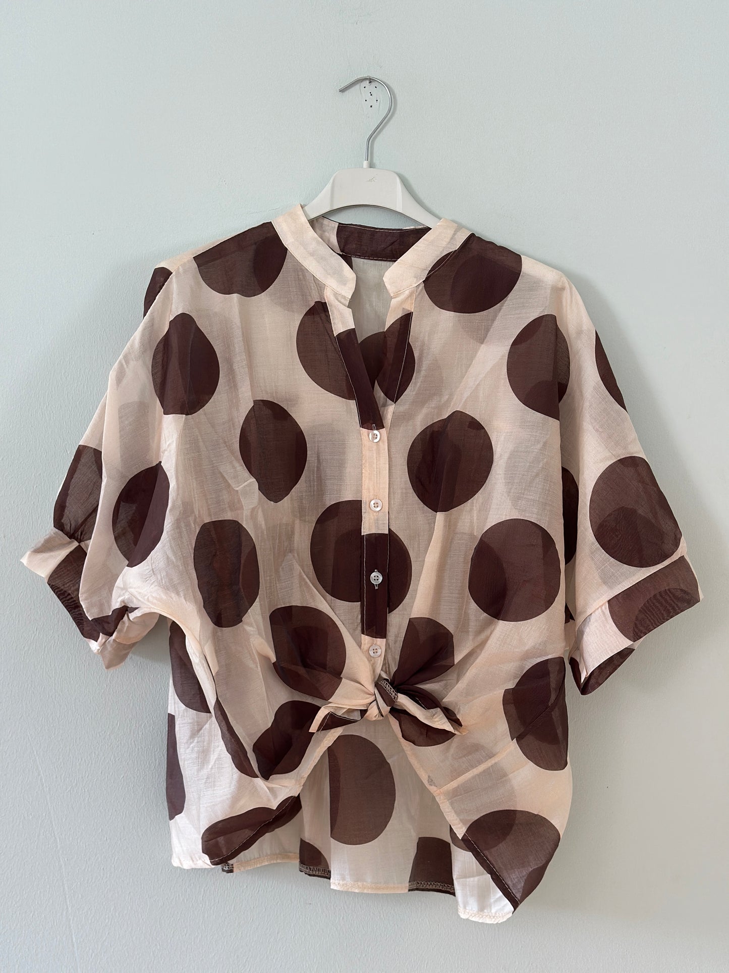 Blus ”Dots” - Beige med bruna prickar