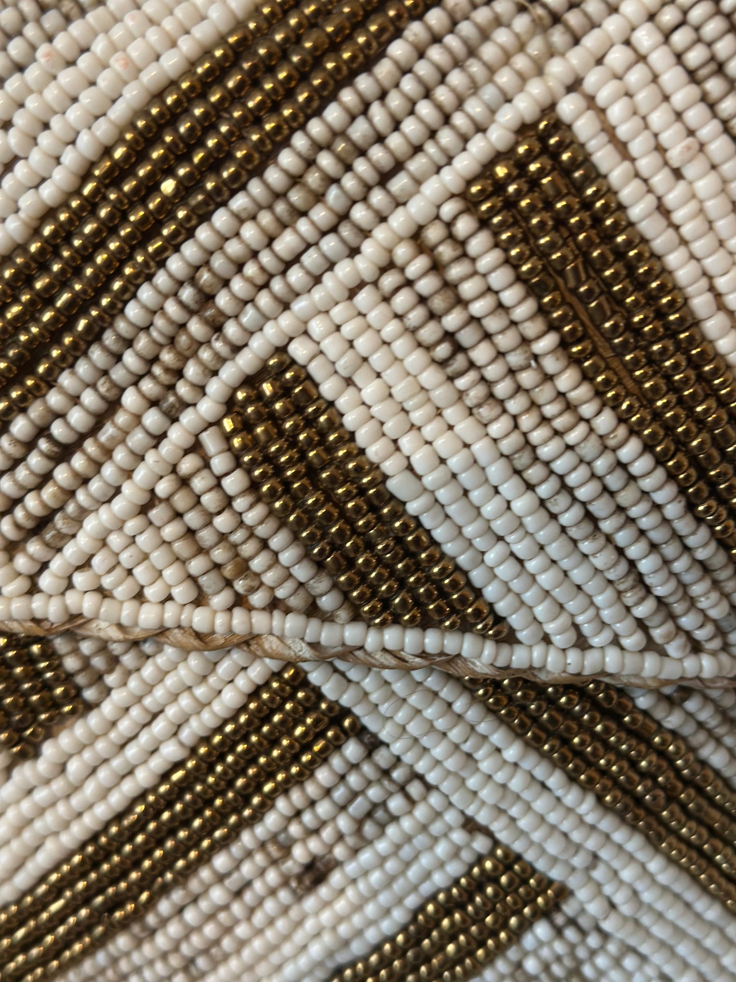 Handgjorda boxar från Bali - Beige/Guld