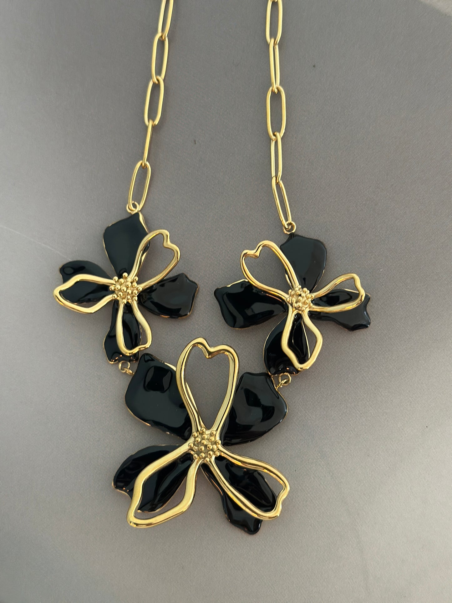 Halsband ”Flower” - Svart/Guld/Beige