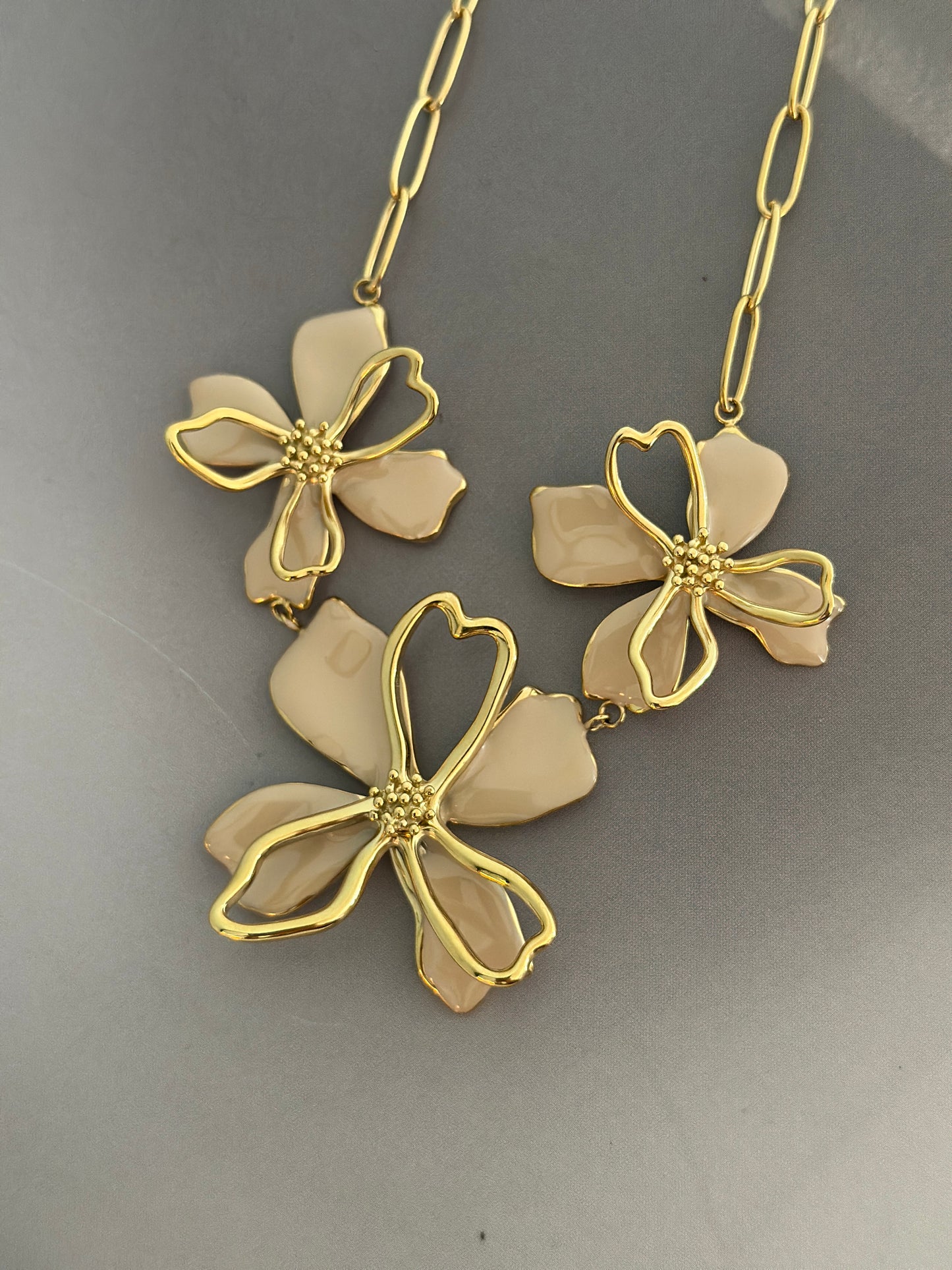 Halsband ”Flower” - Svart/Guld/Beige