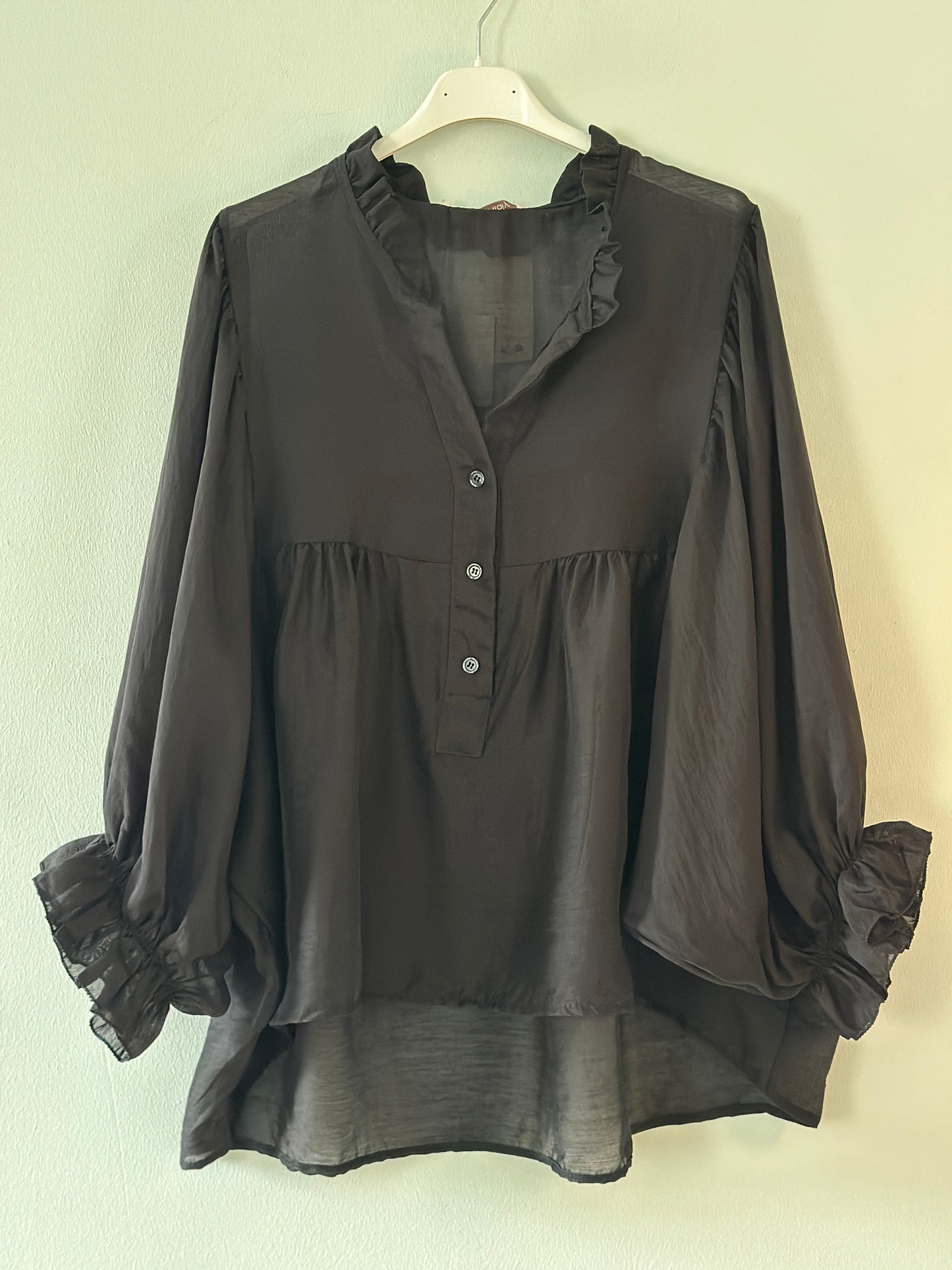 Blus ”Sanela” med puffärm - Creme/Kaki/Svart/Brun