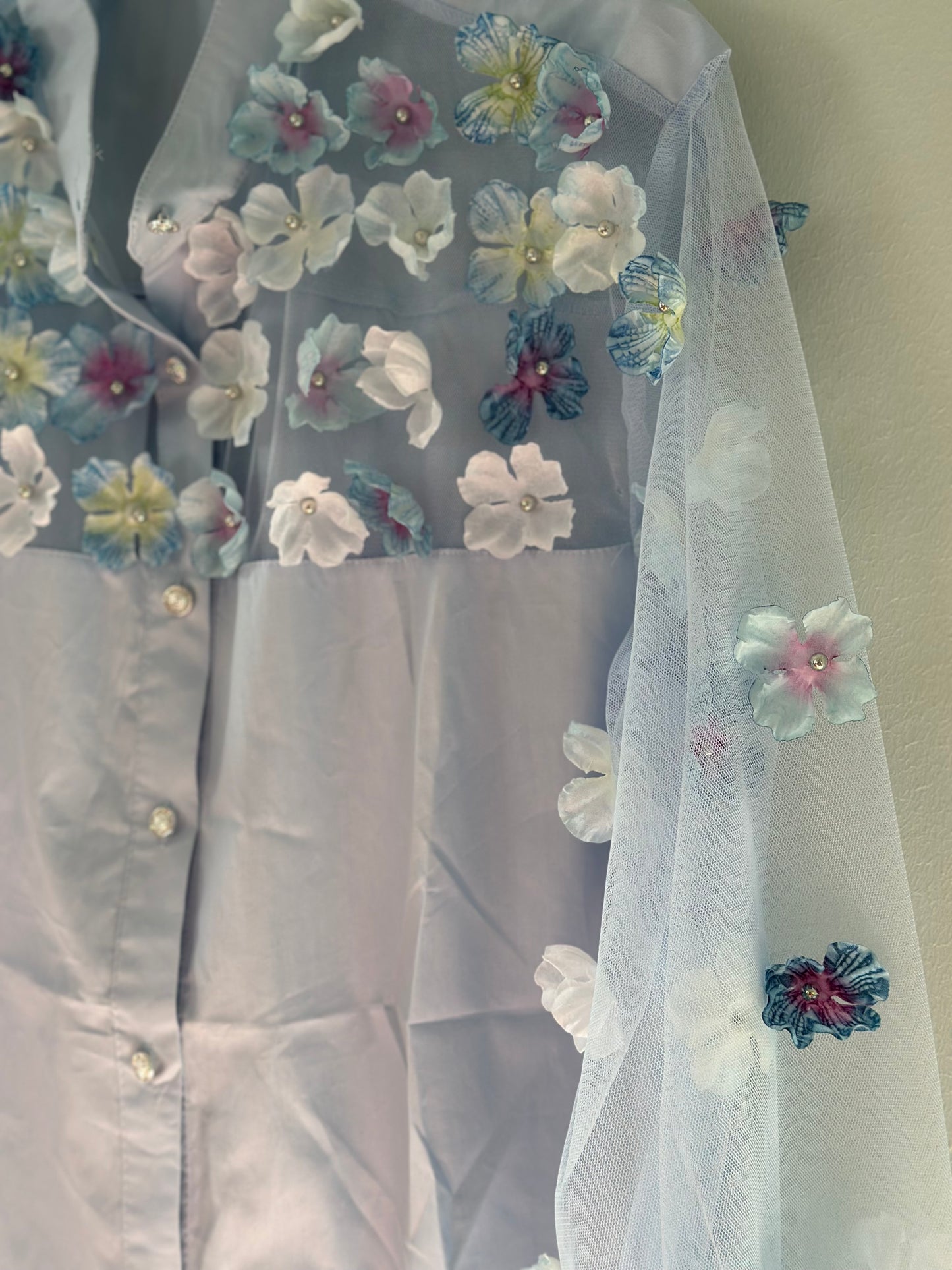 Skjorta med blommor - Ljusblå