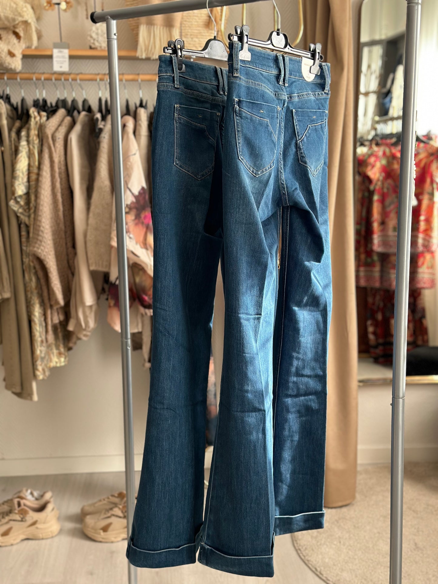 Jeans i ”kostymbyxa” modell - Mörkblå