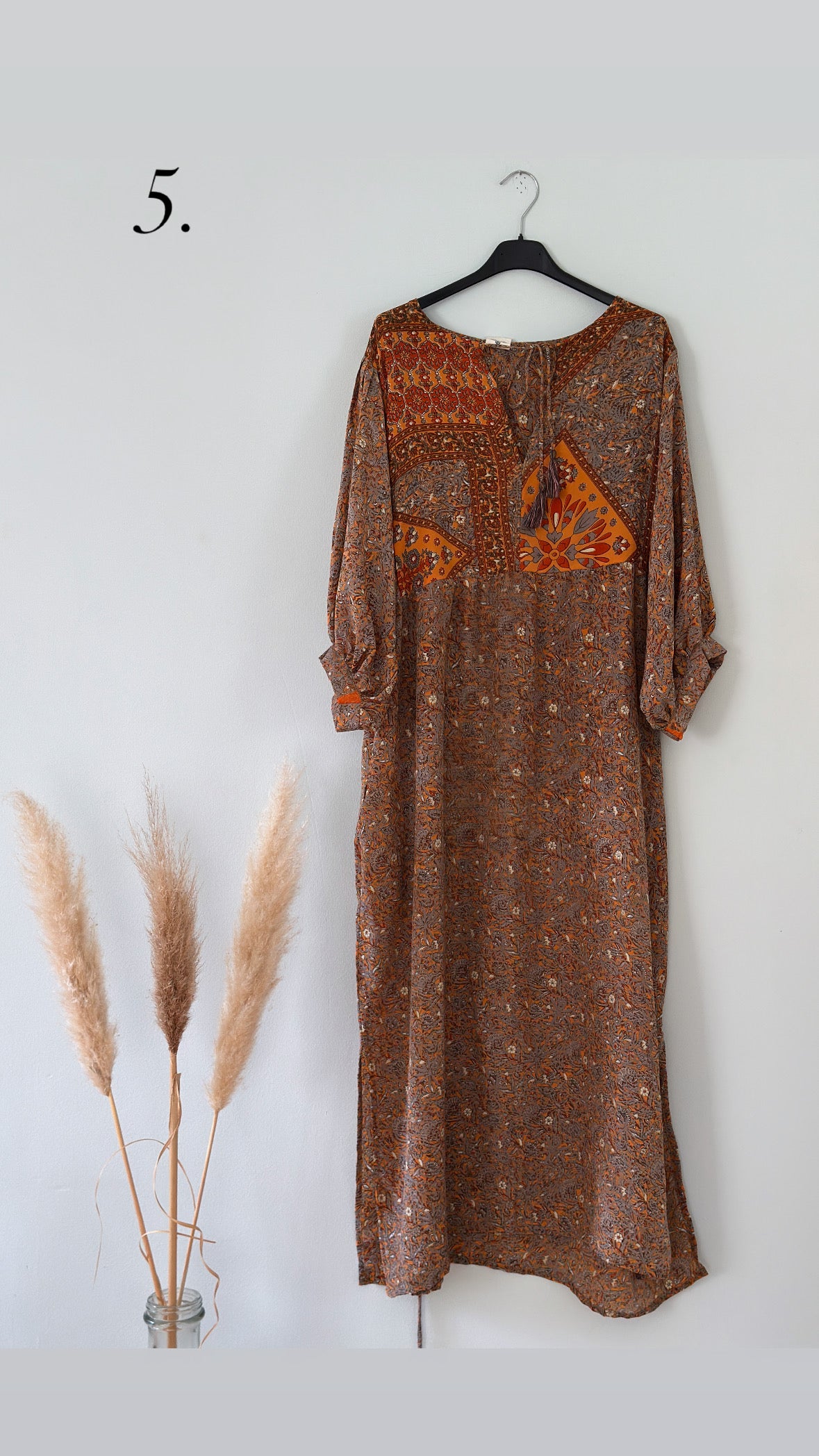 Malkaa, Klänningar gjorda på gamla saris från Indien - Olika färger/mönster