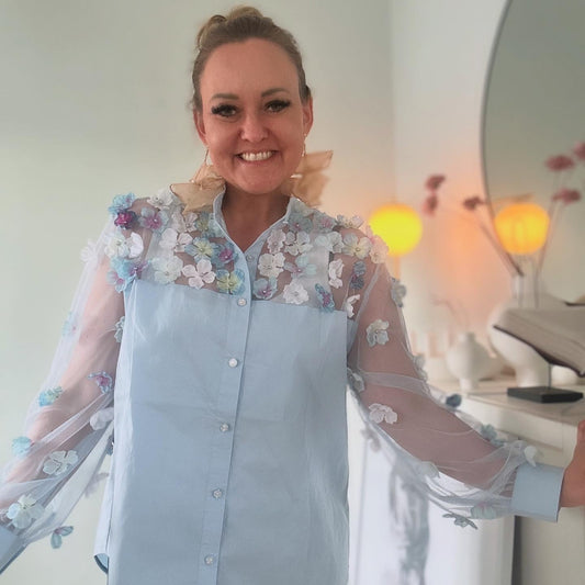 Skjorta med blommor - Ljusblå