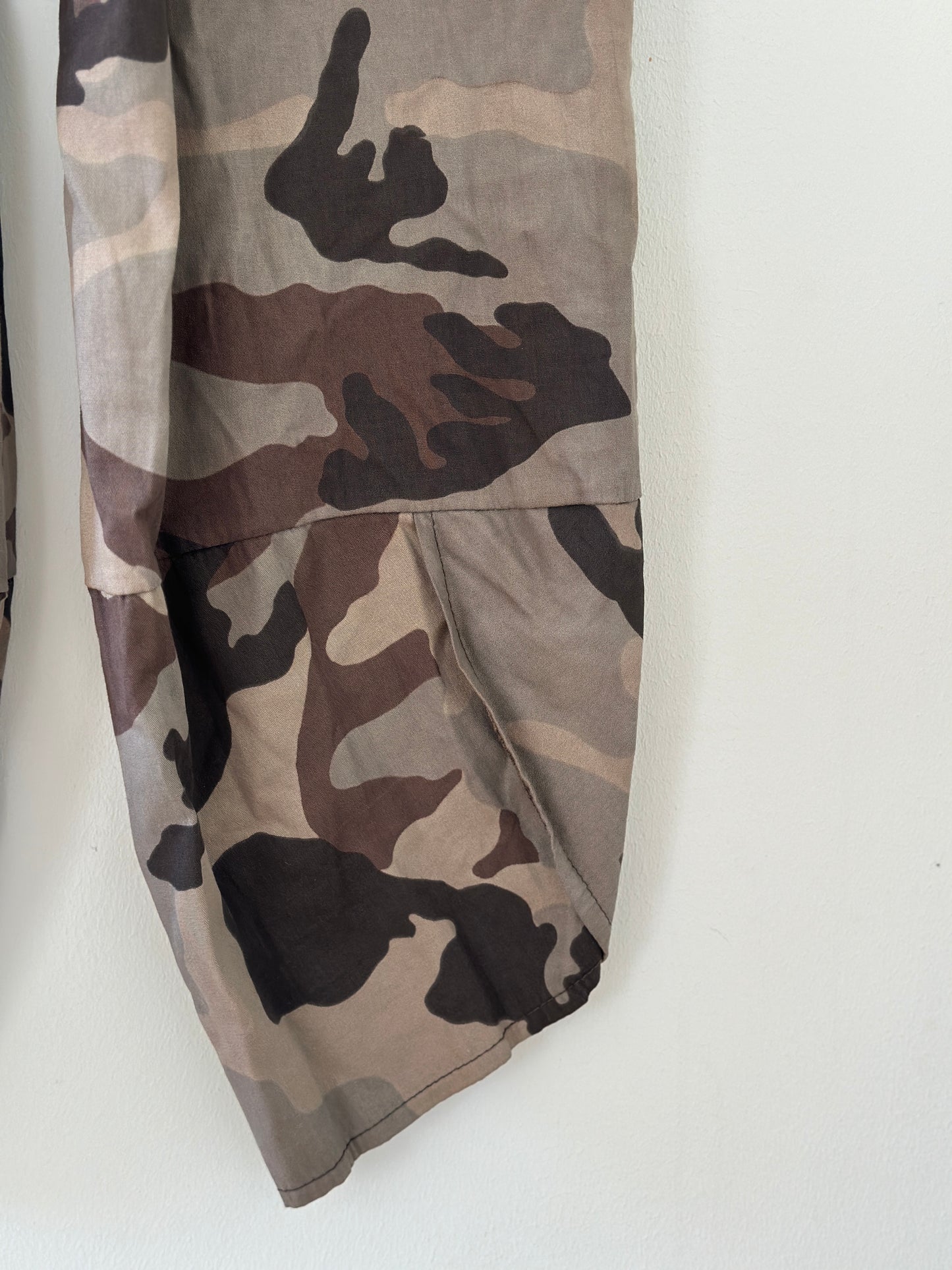 Ballongbyxor ”Malena” i Camouflage med resår i midjan - Grön-Brun