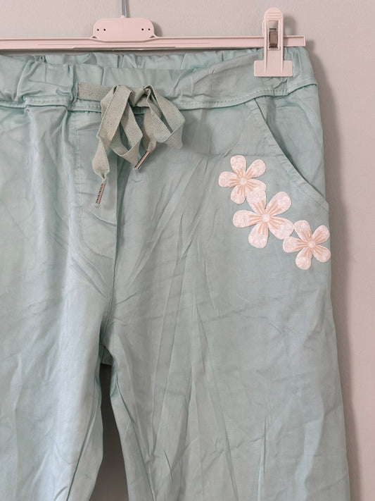 Favoritbyxorna med blommor på fickorna - Vita/Ljusblå/Gröna/Rosa/Beige