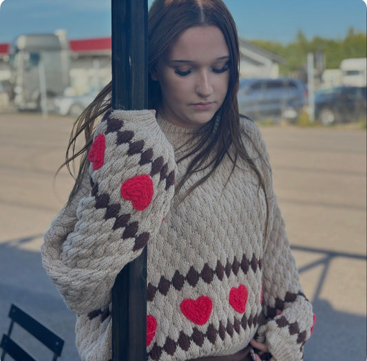 Stickad tröja ”Moa” med hjärtan - Taupe/Beige