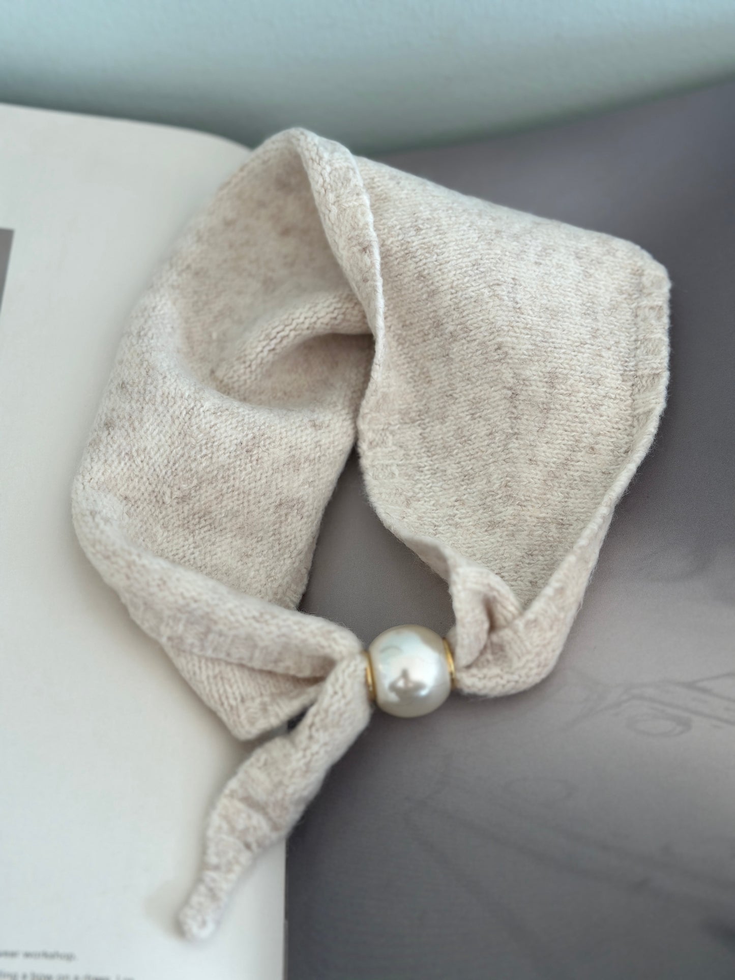 Scarfs ”stickad” med magnetfäste - Kaki/Beige/Taupe/Mörkbrun/Svart/Brun