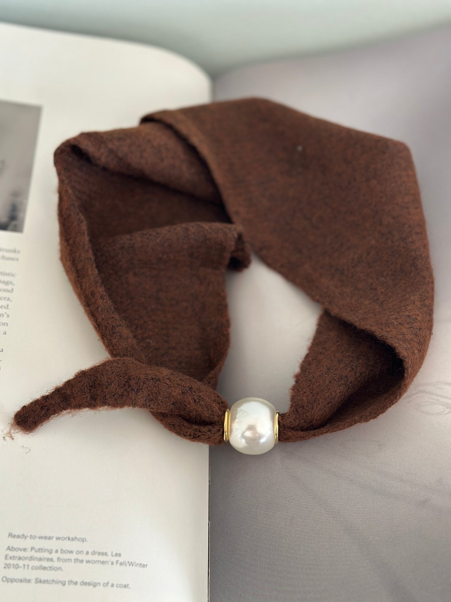 Scarfs ”stickad” med magnetfäste - Kaki/Beige/Taupe/Mörkbrun/Svart/Brun