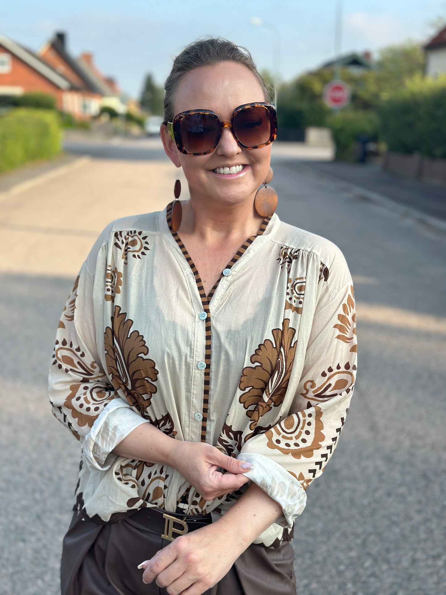 Bohoblus ”Joline” i vackert mönster - Beige/Brun