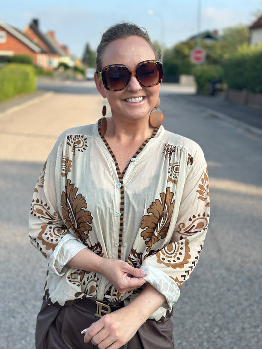 Bohoblus ”Joline” i vackert mönster - Beige/Brun