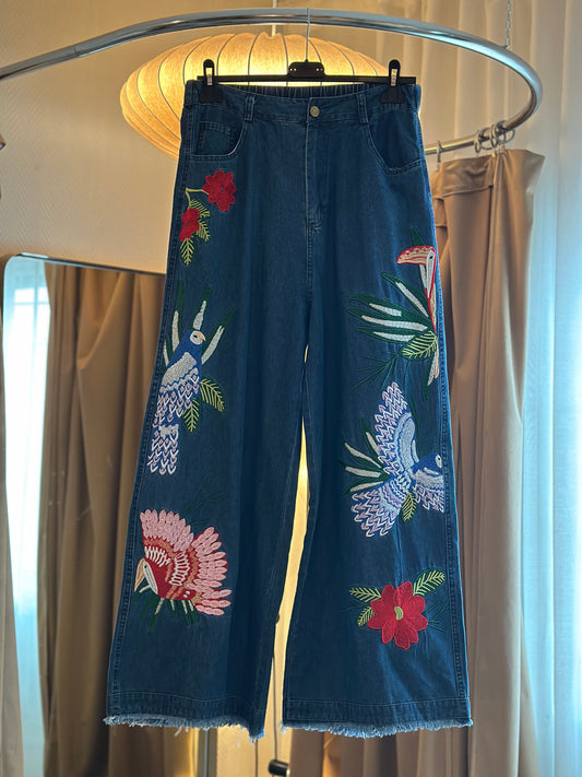 Jeans med resår i midjan och vacker broderi - Mörk denim