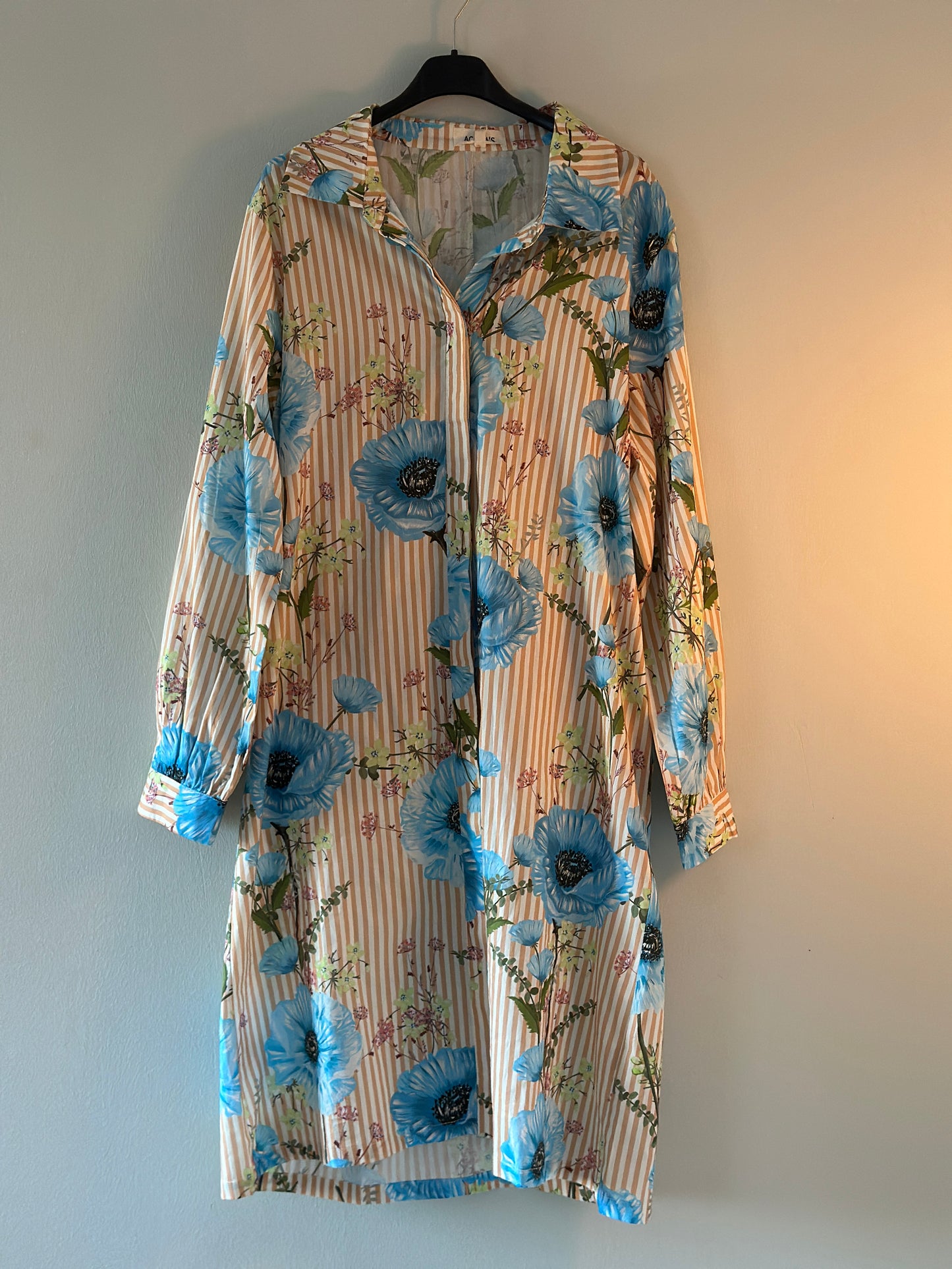 Randig klänning med blommor - Beige/Rosa/Gul