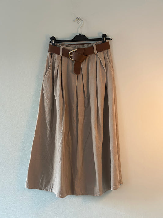 Manchesterkjol ”Sanela” med bälte - Beige