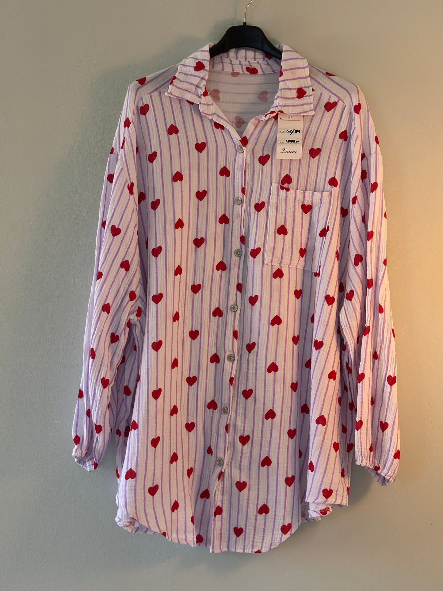 Plus Size, Blus med röda hjärtan - Vit med lila ränder