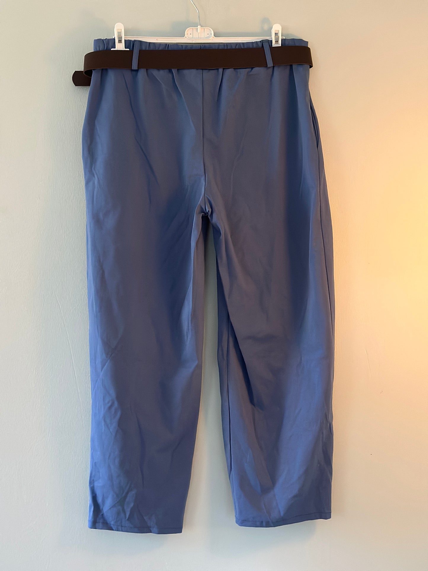 Plus Size, Byxor med skärp och knapp framtill - Ljusblå/Mörkblå