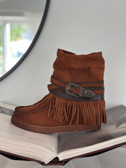 Skor ”Pocahontas” kort modell - Camel