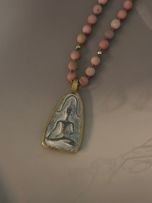 Halsband ”BUDDHA” - Pink Stone