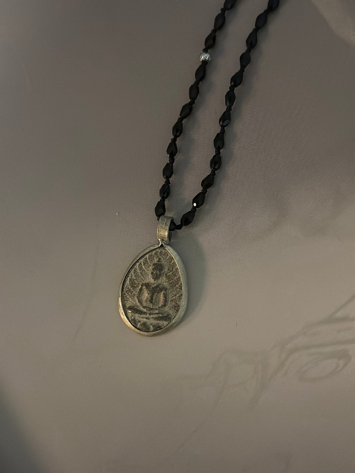 Halsband, ”BUDDHA PEACE” - Svart