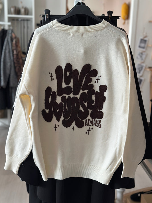 Tröja ”Love Yourself” - Cremefärgad med brun text