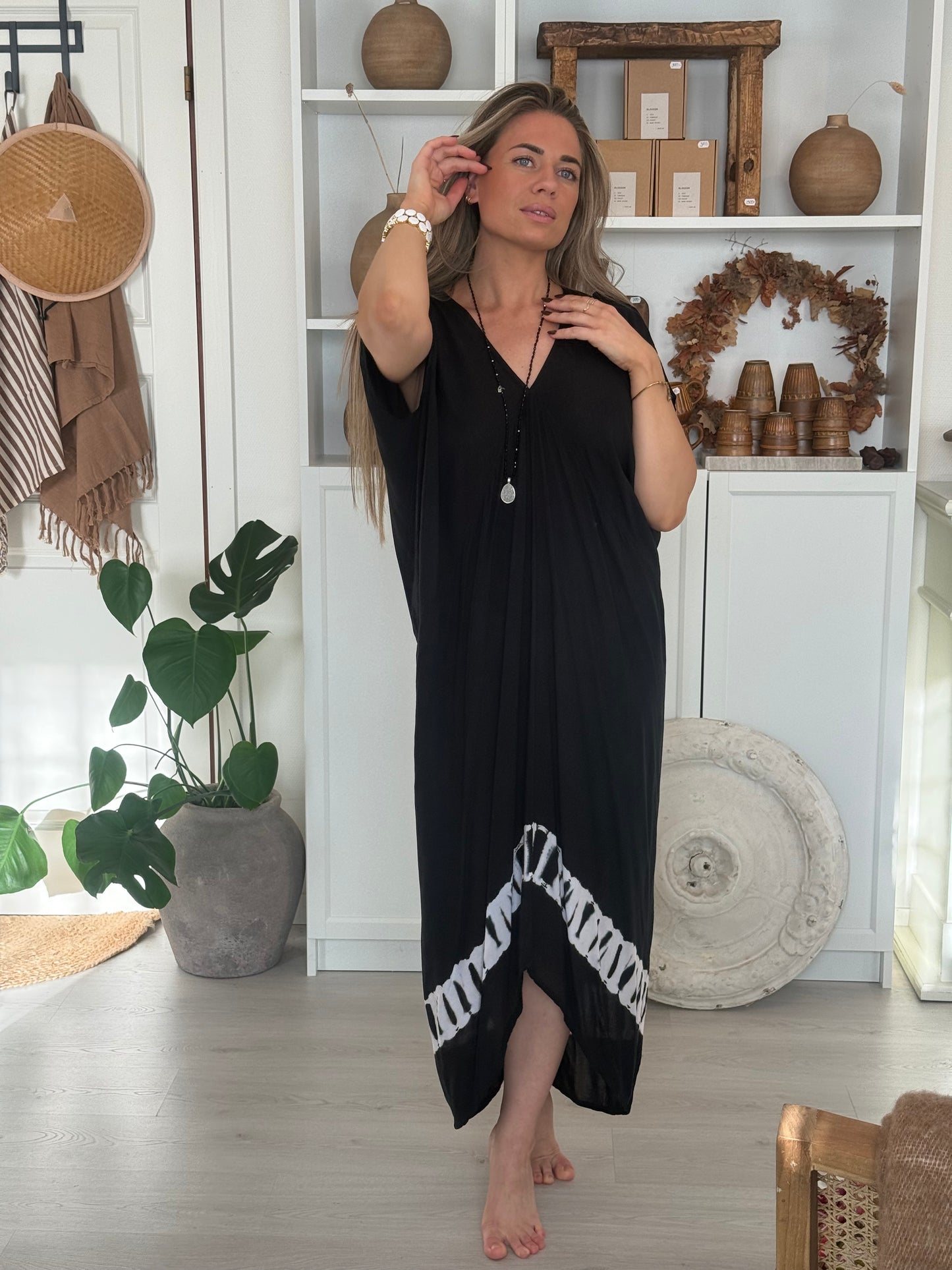 Coconut Milk, Kaftan Camelia - Tie Dye Black/White