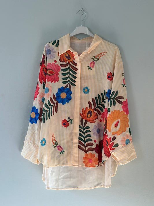 Randig blus ”Nora” med tryckt blommönster - Gul