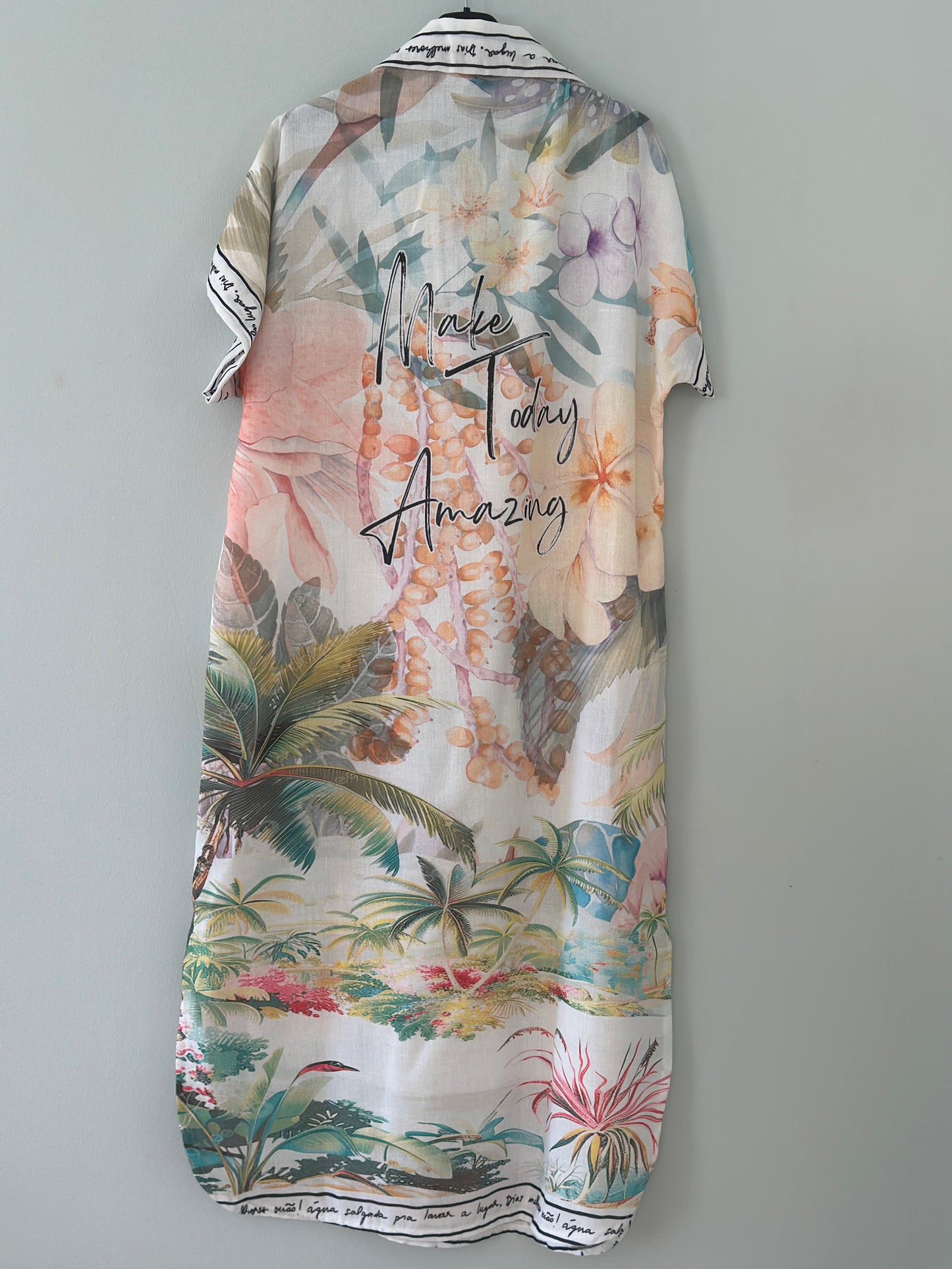 Klänning med kort ärm och texten ”Make today amazing” - Multicolour