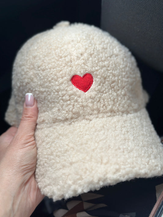 Keps ”fluffig” med ett hjärta framtill - Beige/Taupe