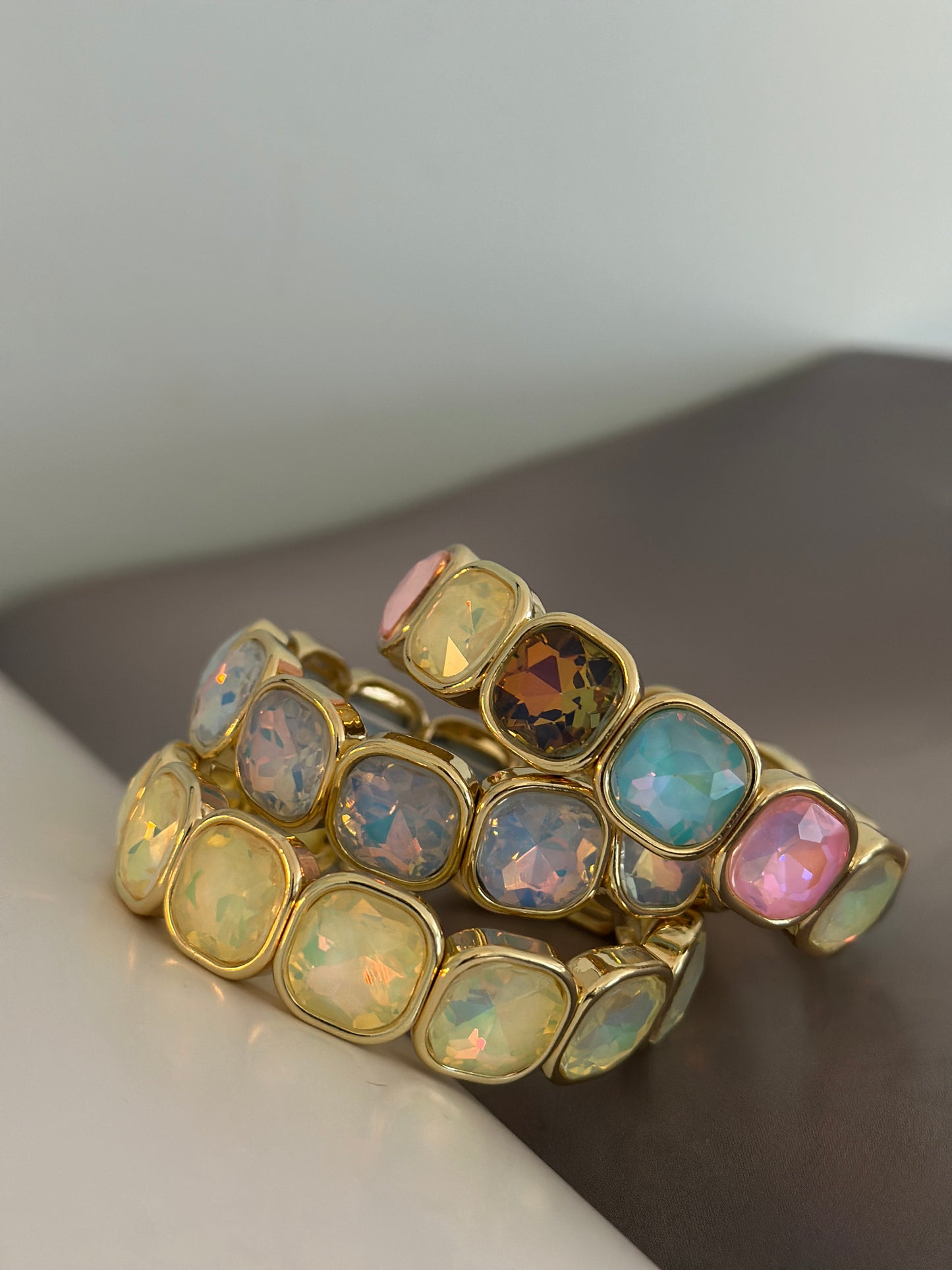 Elastiska armband - Olika färger
