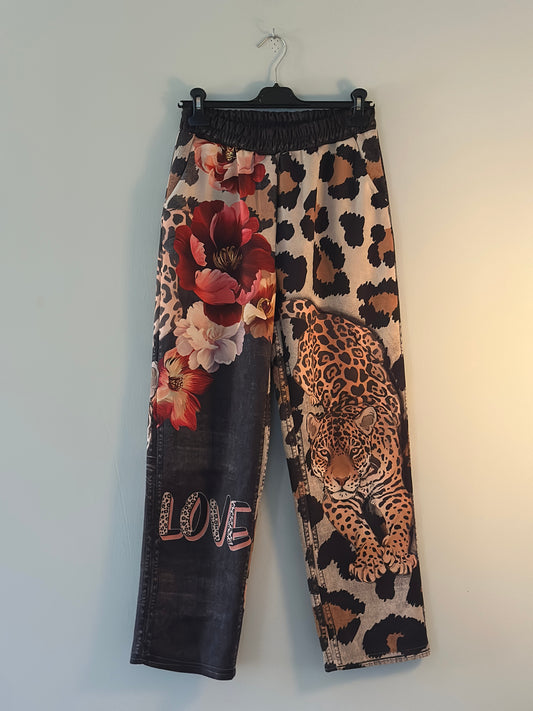 Favoritbyxan ”Sandra” i häftigt mönster - Leomönster