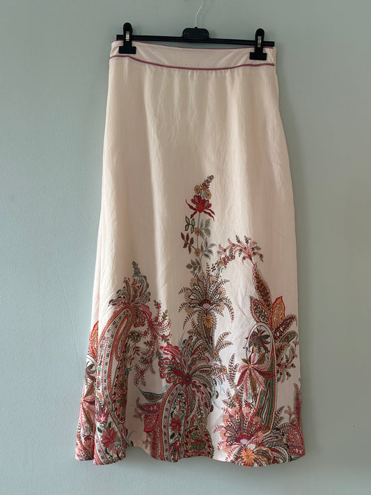 Kjol ”Nicole” med resår i midjan och vackert blommönster - Beige