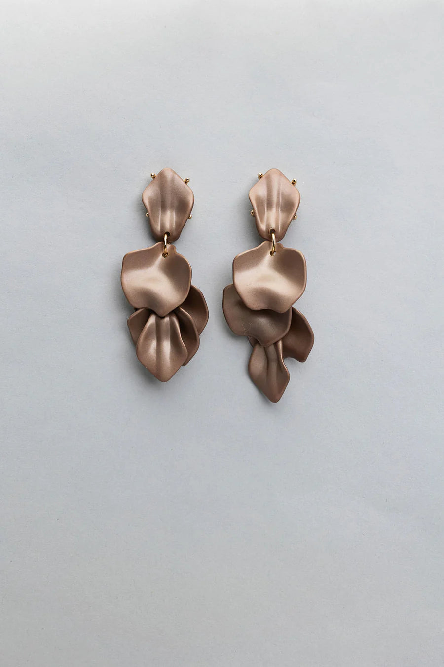 Bow19, Leaf Earrings Pearl - Nougat