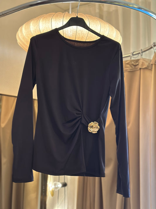 Top med fin detalj i midjan - Brun