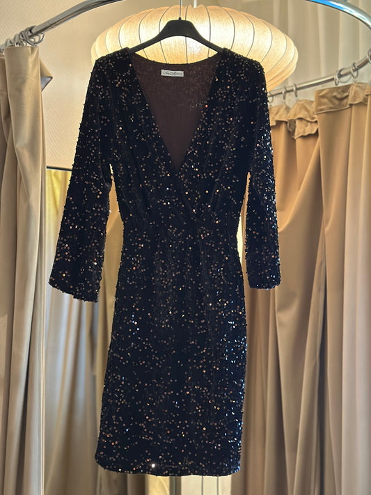 Paljettklänning med omlott upptill - Brun