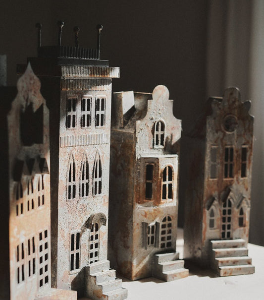 Hus ”casa” med balkong - Rost