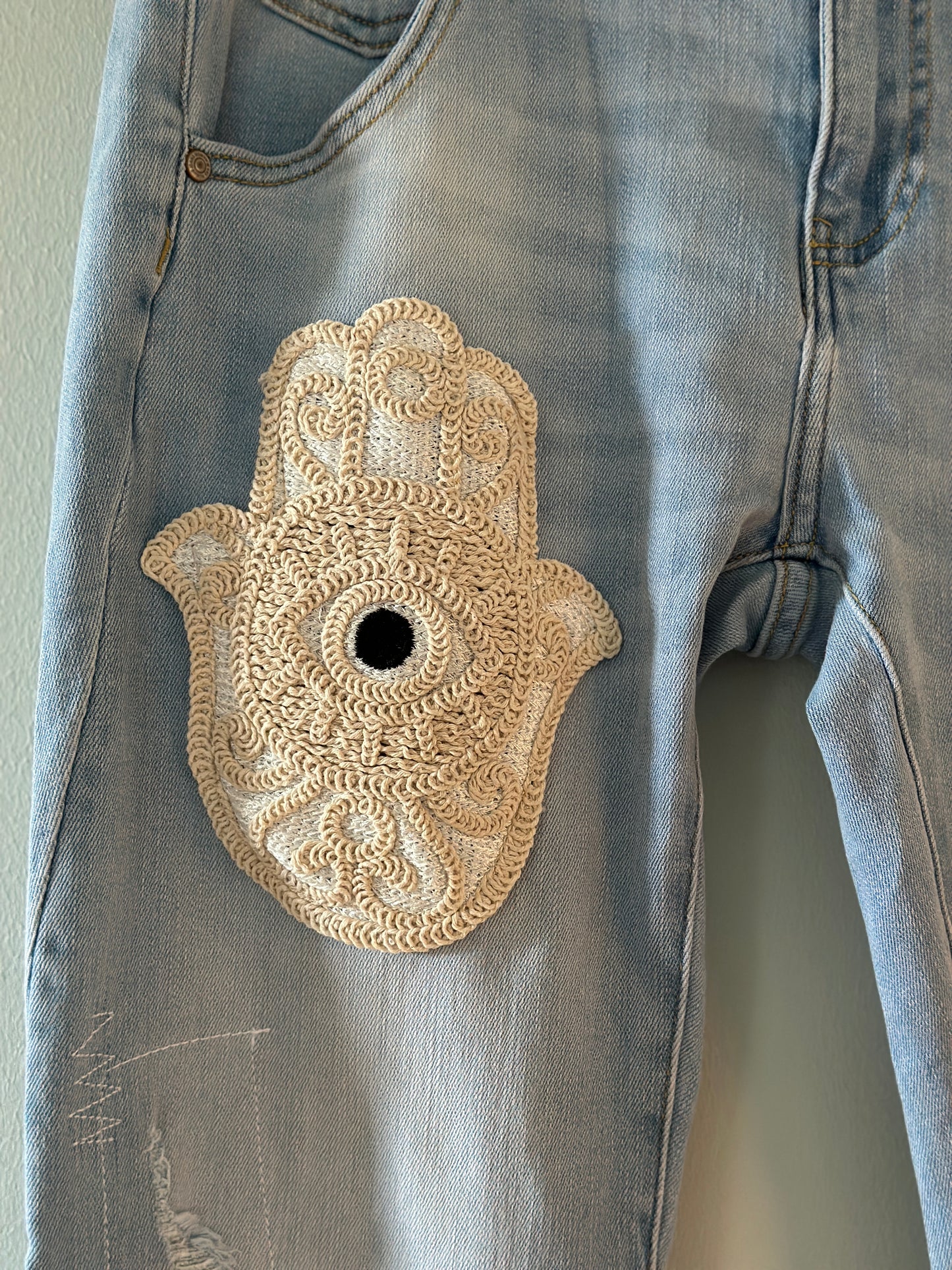 Jeans med broderi - Ljus denim