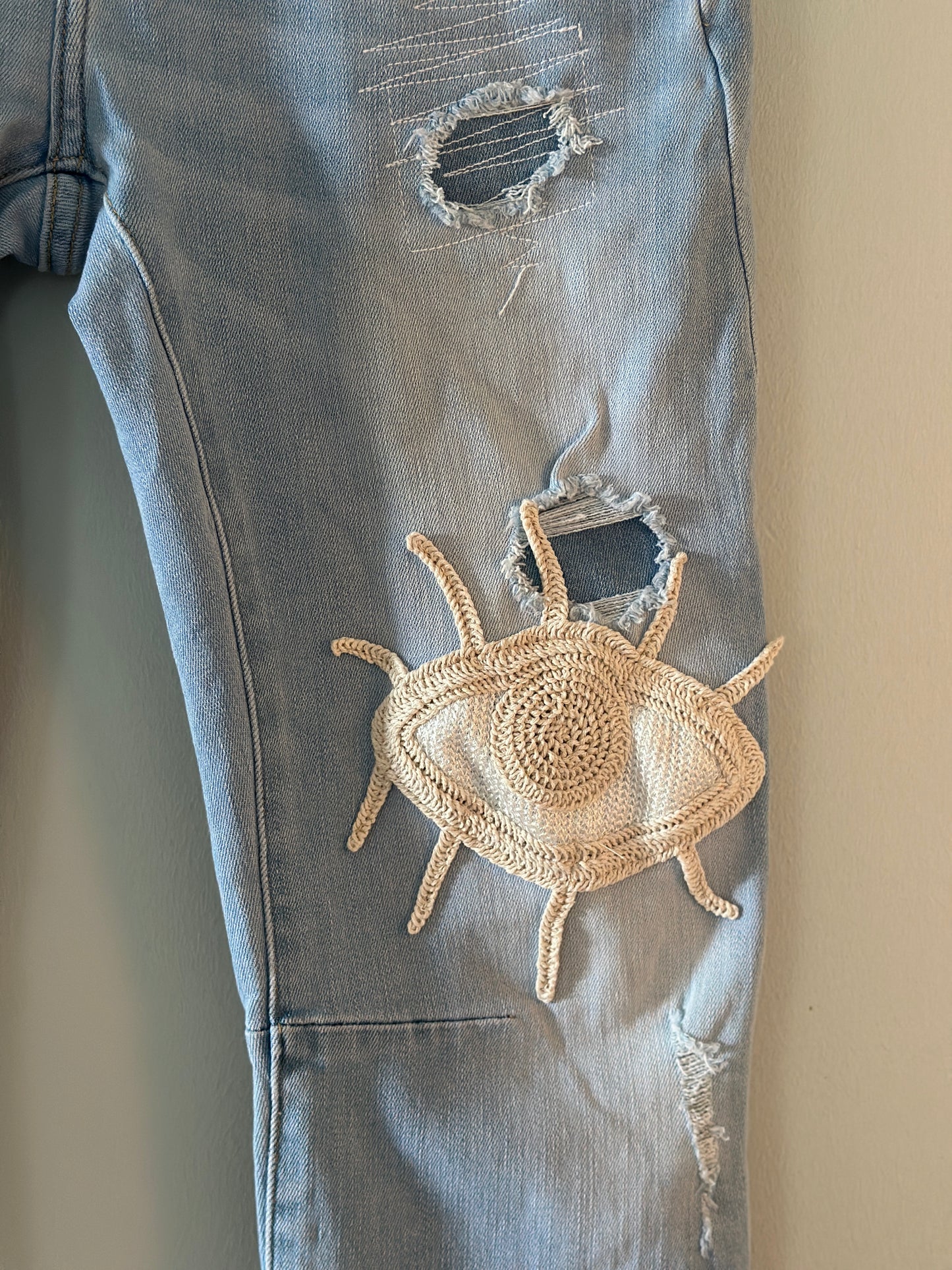 Jeans med broderi - Ljus denim