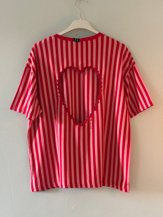Randig T-shirt med ett hjärta på ryggen - Röd