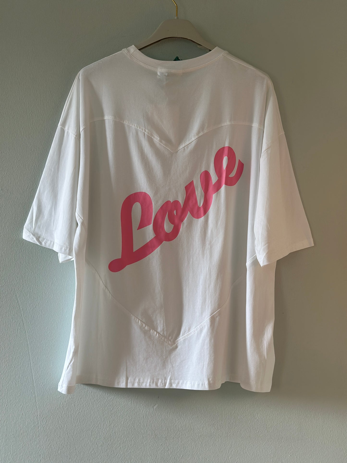 T-shirt med texten ”Love” på ryggen - Vit